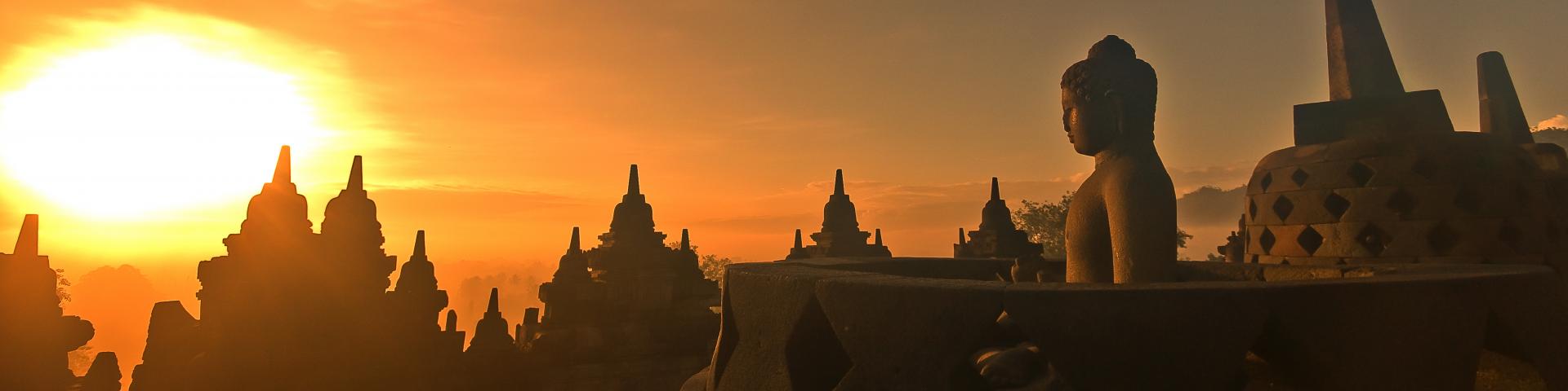 Zwiedzanie centralnej Jawy – wschód słońca nad Borobudur